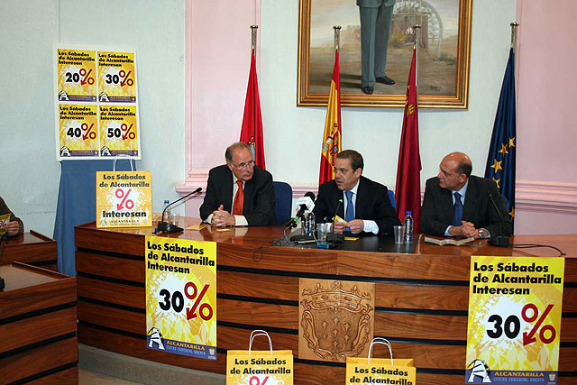 El director general de Comercio y Artesanía de la Región de Murcia se reune con el alcalde y los comerciantes de Alcantarilla - 1, Foto 1