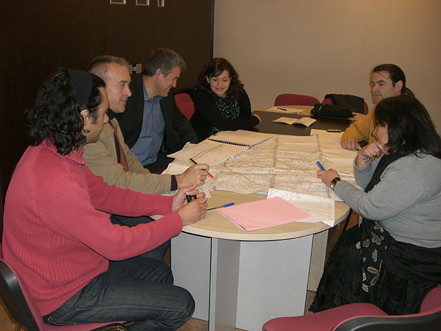 Los socialistas afirman que el alcalde tendrá que aclarar si Valcárcel está dispuesto a hacer la inversión que le corresponde para soterrar el AVE en Totana, Foto 1