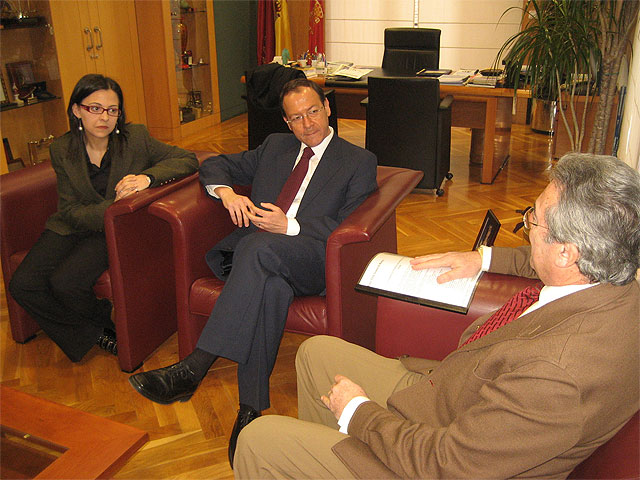 El presidente del Club Taurino expone al Alcalde sus planes para convertir el museo en referente turístico - 1, Foto 1