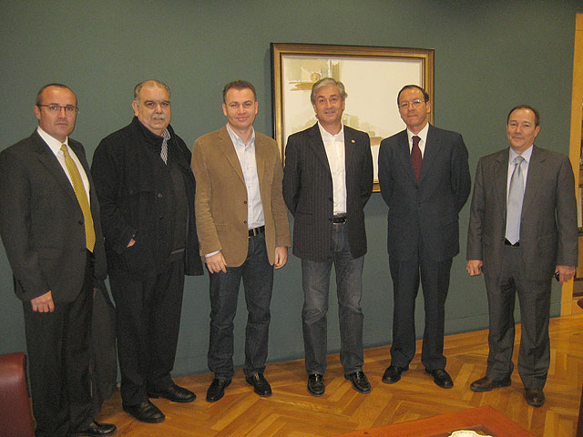 El Alcalde y el Presidente del Club de Tenis acuerdan potenciar la colaboración a través de las escuelas deportivas - 1, Foto 1