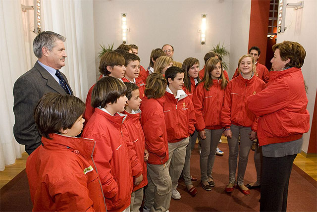 La alcaldesa recibe al equipo campeón de España de vela infantil - 2, Foto 2