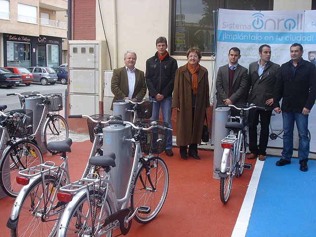 La concejalía de Turismo pone en marcha un servicio automático de préstamo de bicicletas con 5 bases repartidas por el municipio y 50 bicicletas a disposición de los usuarios - 1, Foto 1