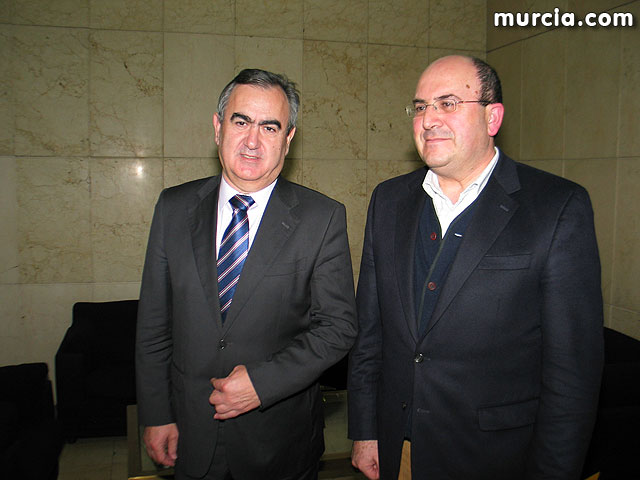 González Tovar recibe a empresarios de Totana para tratar asuntos relacionados con el AVE, Foto 2