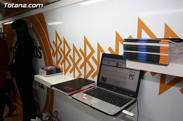 Ms de 250 alumnos, jvenes y mujeres pasan por el aula mvil informativa sobre la prevencin de la violencia de gnero - 10