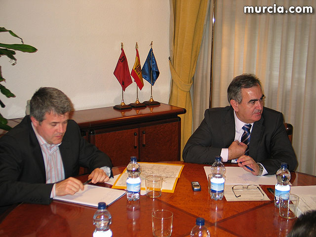 Gonzlez Tovar recibe a empresarios de Totana para tratar asuntos relacionados con el AVE - 6