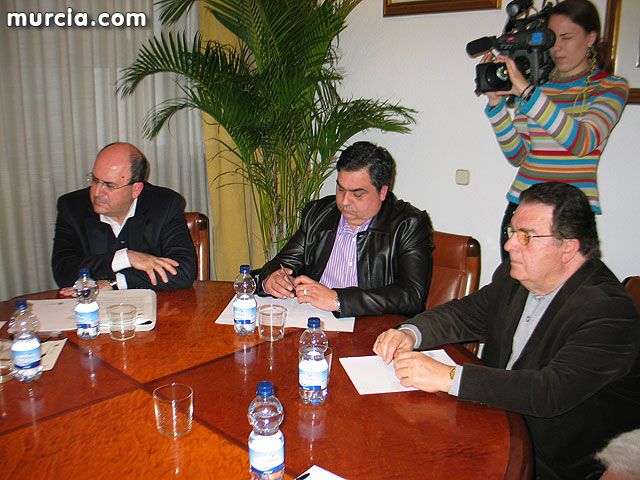 Gonzlez Tovar recibe a empresarios de Totana para tratar asuntos relacionados con el AVE - 7