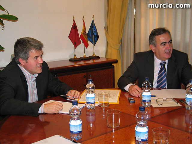 Gonzlez Tovar recibe a empresarios de Totana para tratar asuntos relacionados con el AVE - 13