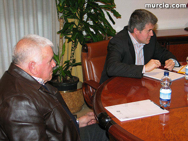 Gonzlez Tovar recibe a empresarios de Totana para tratar asuntos relacionados con el AVE - 14