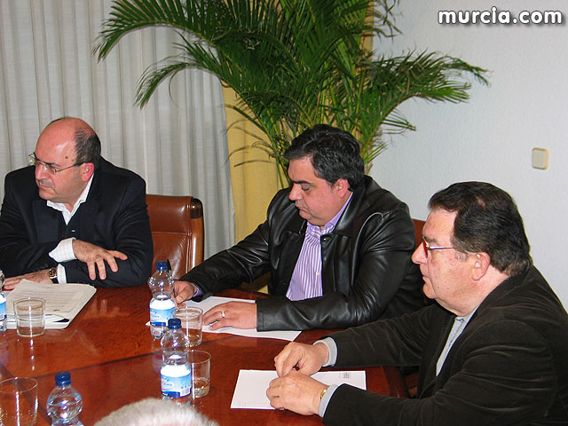 Gonzlez Tovar recibe a empresarios de Totana para tratar asuntos relacionados con el AVE - 15