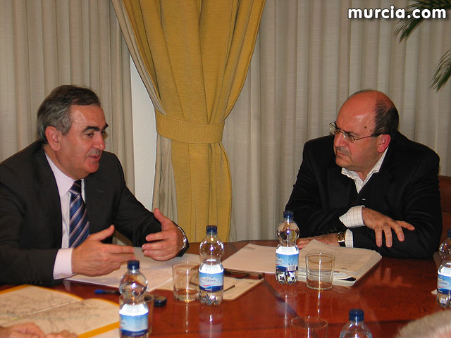 Gonzlez Tovar recibe a empresarios de Totana para tratar asuntos relacionados con el AVE - 16