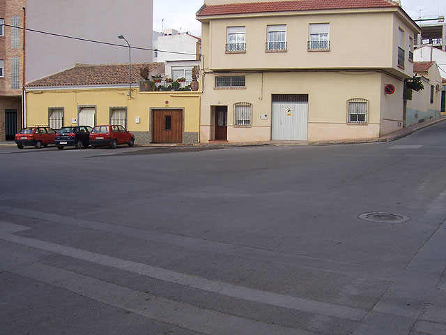 Propose that the House conduct a study to adapt the widening of the street of Las Navas, Foto 2