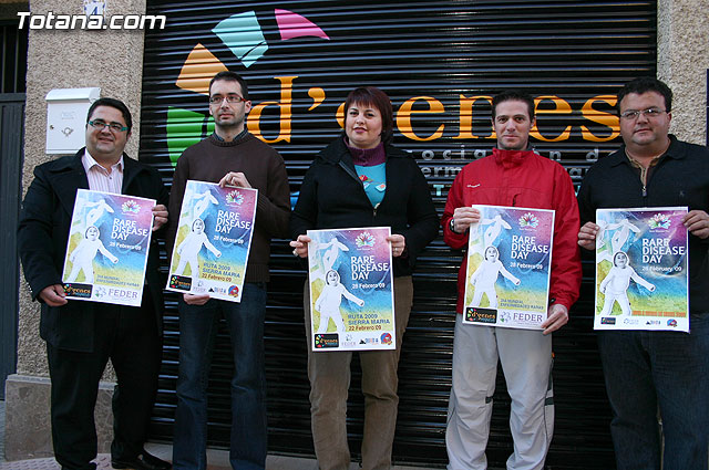 Presentado el cartel anunciador de la ruta a la Sierra de María (Almería) que en este año conmemora el I Día Mundial por las Enfermedades Raras el 28 de Febrero de 2009, Foto 2