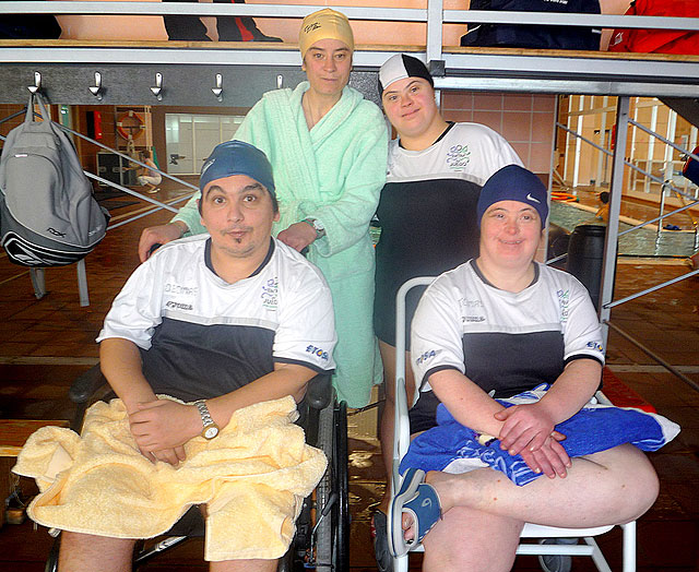 Los deportistas nadadores del centro ocupacional “José Moya” participan en el Campeonato Regional de Natación, celebrado en Lorca, Foto 4