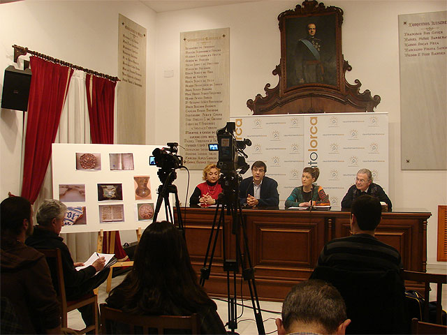 El Ayuntamiento lorquino cede 81 piezas medievales para la exposición “Lorca. Luces de Serafad” - 1, Foto 1