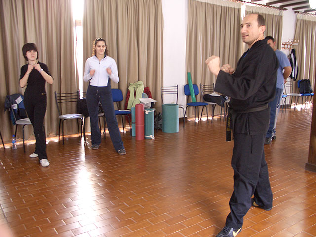 Un total de 21 santomeranos y santomeranas participarán hasta el próximo 27 de marzo en el ‘Curso Básico de Defensa Personal’ - 2, Foto 2