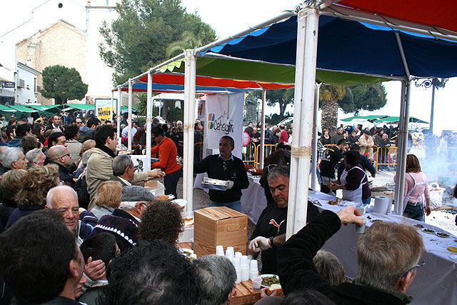 Miles de personas visitan el mercadillo - 1, Foto 1