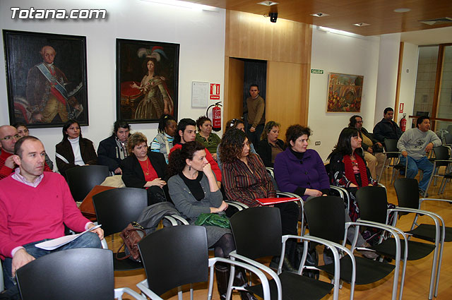 Presentan un curso de habilidades sociales en el que 13 personas se formarn para facilitar su insercin sociolaboral - 2