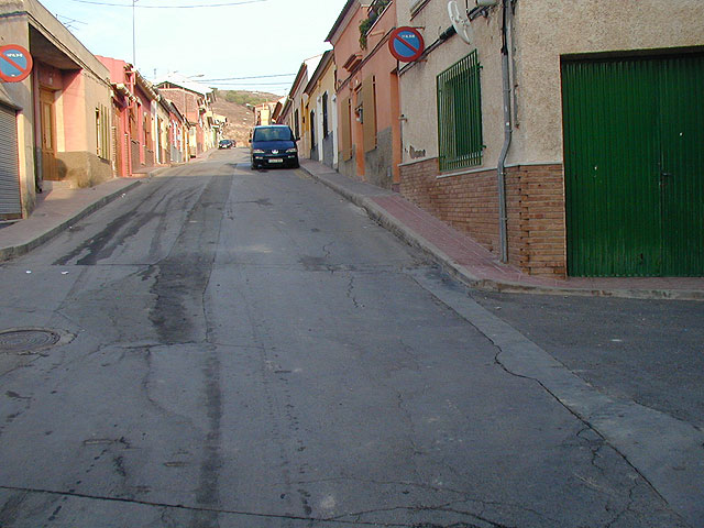 El Ayuntamiento adjudica las obras de sustitucion de aceras y servicios generales en las calles Bolivia, Virgen del Castillo, Ródenas y Barranco, Foto 1