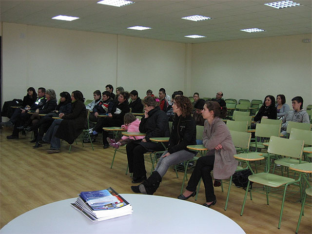 El Aula Ocupacional para la prevención del absentismo escolar comienza su andadura - 3, Foto 3