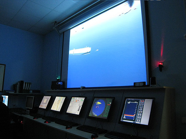 Dos simuladores de última generación mejoran la formación profesional de los alumnos del IES Bastarreche - 1, Foto 1