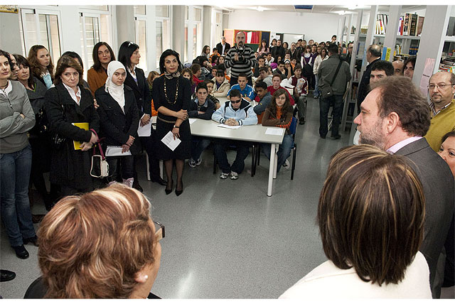 El IES Mediterráneo estrena biblioteca - 1, Foto 1