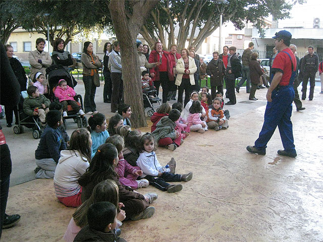 Los vecinos de Churra ya disfrutan de un nuevo espacio verde junto al Centro Social de Mayores - 3, Foto 3