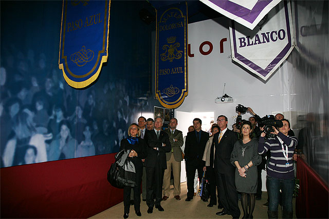 Valcárcel, tras visitar el stand lorquino en IFEMA, felicita al Ayuntamiento “por haber sido capaz de transmitir en FITUR la globalidad de los desfiles biblicopasionales” - 4, Foto 4