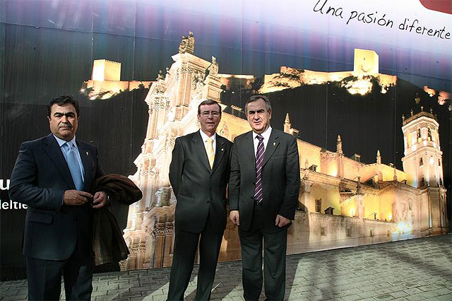 El Ayuntamiento de Lorca recibe felicitaciones tanto por su doble presencia en FITUR como por su amplia oferta turística - 1, Foto 1