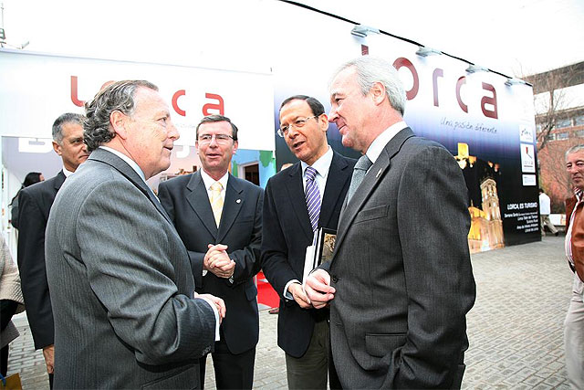 El Ayuntamiento de Lorca recibe felicitaciones tanto por su doble presencia en FITUR como por su amplia oferta turística - 2, Foto 2