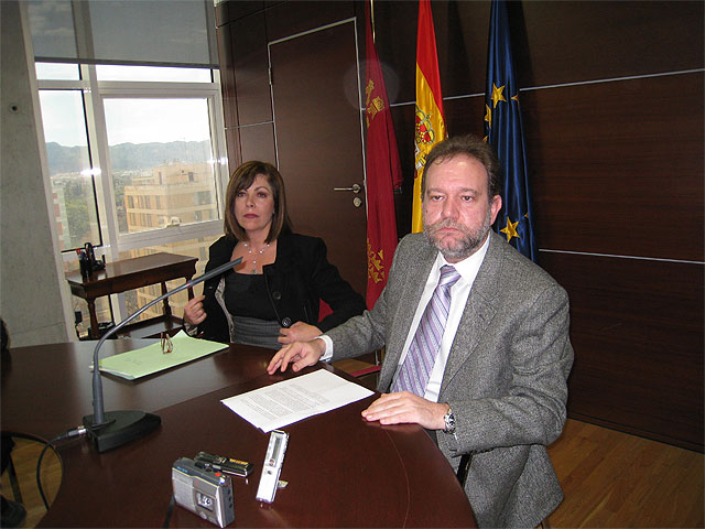 La Comunidad lamenta la “judicialización” de la Educación por la “falta de diálogo de Zapatero” - 1, Foto 1