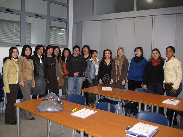The course of "Attention and care for dependents" kicks, Foto 1