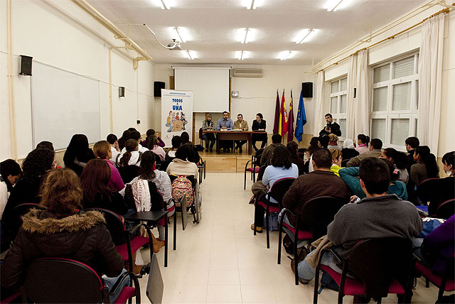 El Consejo de la Juventud homenajea los 30 años de progreso económico y social de la democracia española - 2, Foto 2