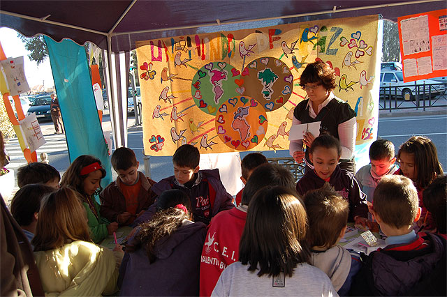 Los escolares torreños celebraron muy activamente el “Día Mundial de la Paz” - 1, Foto 1