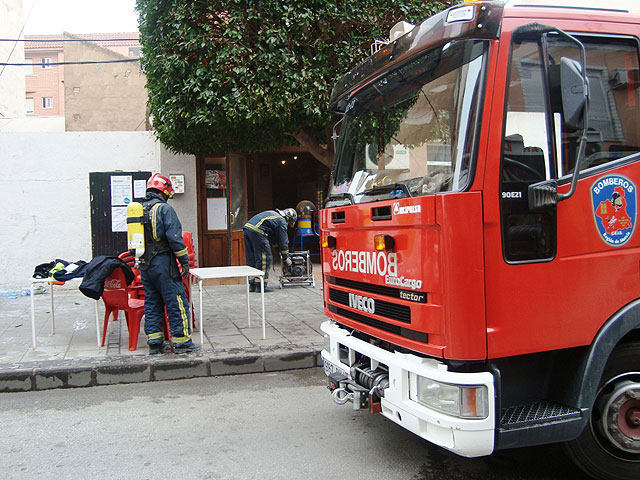 Herido grave por quemaduras en el incendio de un local público en Alcantarilla - 1, Foto 1