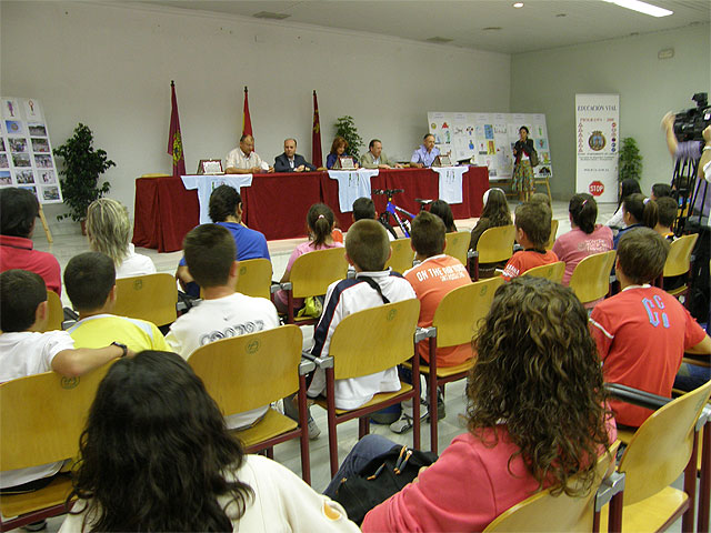 La Biblioteca Infantil y Juvenil del Centro Cultural contará hasta el próximo viernes con la presencia de la escritora Mª Carmen de la Bandera - 1, Foto 1