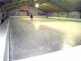 21.000 murcianos han patinado ya en la pista de hielo del Barns