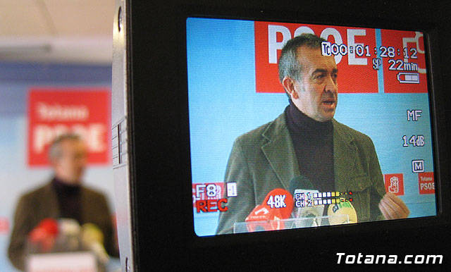Los socialistas presentan en el ayuntamiento de Totana un amplio paquete de medidas para superar la crisis, Foto 1