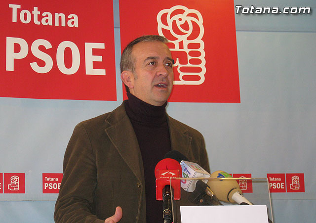 Los socialistas presentan en el ayuntamiento de Totana un amplio paquete de medidas para superar la crisis - 2, Foto 2