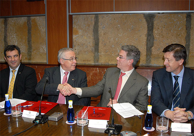 La Universidad de Murcia y la Sociedad Anónima de Electrónica Submarina crean una Cátedra para el desarrollo de software libre - 1, Foto 1