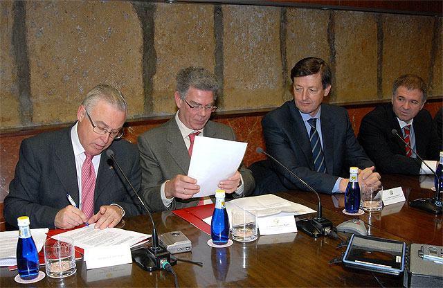 La Universidad de Murcia y la Sociedad Anónima de Electrónica Submarina crean una Cátedra para el desarrollo de software libre - 2, Foto 2