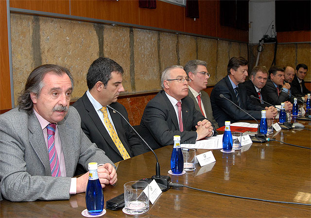 La Universidad de Murcia y la Sociedad Anónima de Electrónica Submarina crean una Cátedra para el desarrollo de software libre - 3, Foto 3