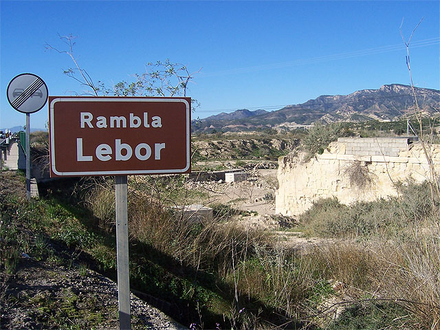 El alcalde insta al presidente de la Confederación Hidrográfica del Segura a la redacción del proyecto de construcción de la presa de Lébor, Foto 1