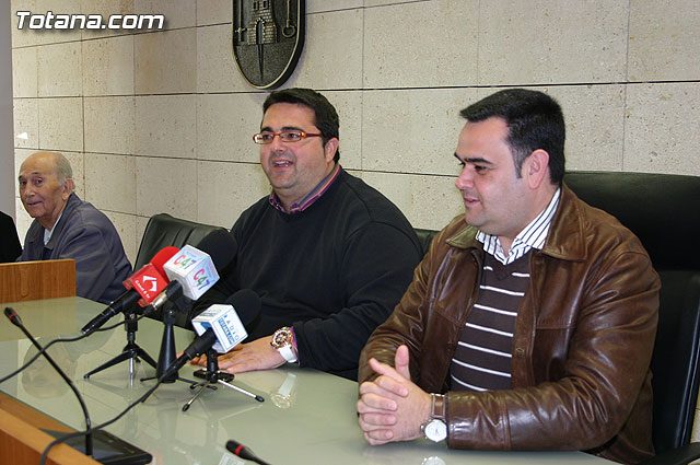 Recepcin institucional a un grupo de usuarios de la residencia de personas mayores “La Pursima” - 1