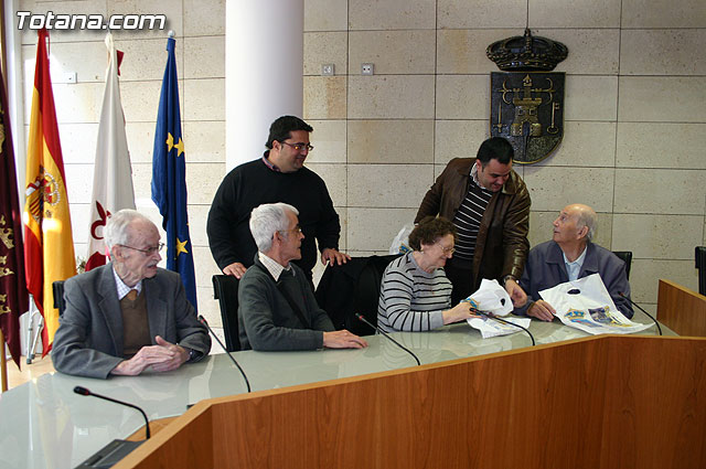 Recepcin institucional a un grupo de usuarios de la residencia de personas mayores “La Pursima” - 16