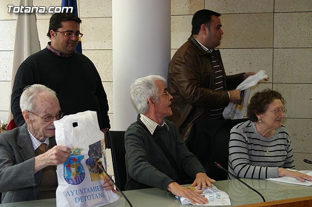 Recepcin institucional a un grupo de usuarios de la residencia de personas mayores “La Pursima” - 18