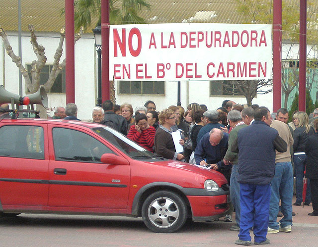 Vecinos del Barrio del Carmen exigen en la calle un cambio de emplazamiento de la futura depuradora. - 2, Foto 2