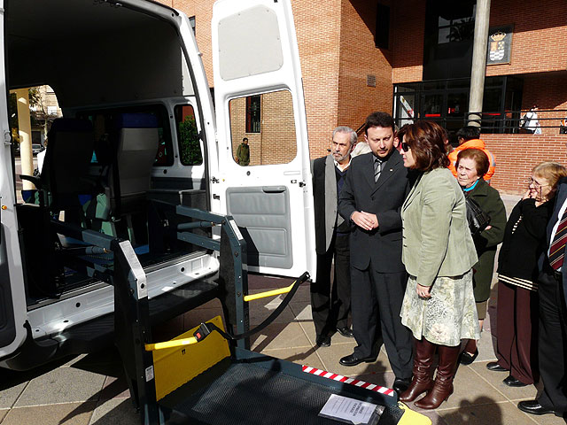 La Asamblea Local de Cruz Roja de Molina de Segura dispone de un nuevo vehículo adaptado de transporte - 1, Foto 1