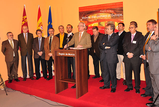 Valcárcel afirma que cada contrato que el sector hortofrutícola efectúa en Berlín se traduce en puestos de trabajo para la Región - 1, Foto 1