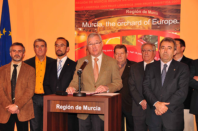 Valcárcel afirma que cada contrato que el sector hortofrutícola efectúa en Berlín se traduce en puestos de trabajo para la Región - 2, Foto 2