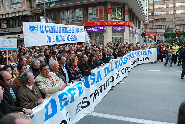 ASAJA Murcia tilda de rotundo éxito la unión de todos los sectores sociales a favor del trasvase Tajo–Segura en la concentración de Murcia - 1, Foto 1